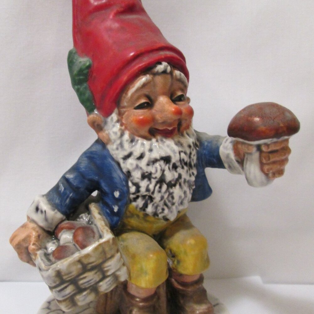 Goebel Co-Boy Gnome "Porz the Mushroom Picker" WELL 511